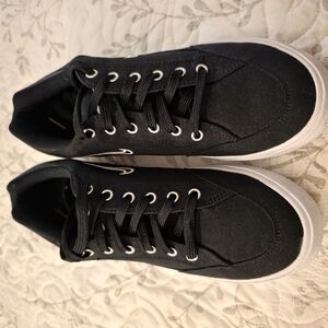 Nike Black Sneakers with Classic Design